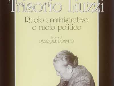 Il Comune tra il 1962 al 1971 vide l�alternarsi di tre sindaci, tutti militanti nella Democrazia Cristiana. Il primo fu l�ingegnere Vitantonio Lozupone, seguito da Gennario Trisorio Liuzzi (nella foto)...